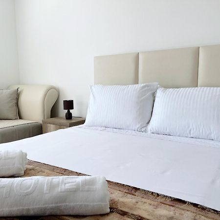 אולסינץ' Guest House Koliqi - Hotel & Apartments מראה חיצוני תמונה