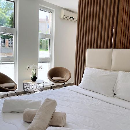 אולסינץ' Guest House Koliqi - Hotel & Apartments מראה חיצוני תמונה
