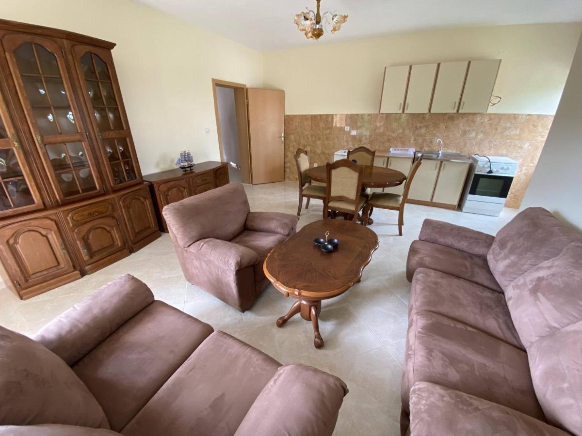 אולסינץ' Guest House Koliqi - Hotel & Apartments מראה חיצוני תמונה