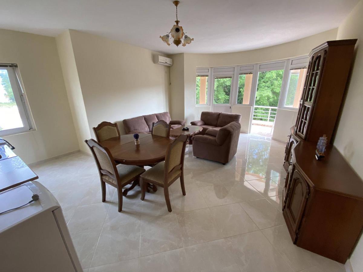 אולסינץ' Guest House Koliqi - Hotel & Apartments מראה חיצוני תמונה