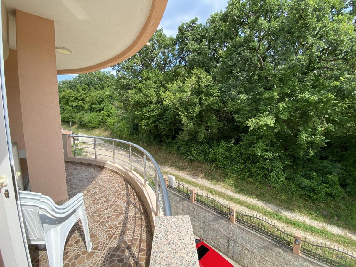 אולסינץ' Guest House Koliqi - Hotel & Apartments מראה חיצוני תמונה