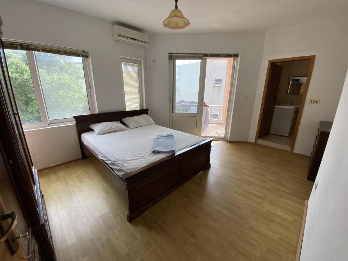 אולסינץ' Guest House Koliqi - Hotel & Apartments מראה חיצוני תמונה