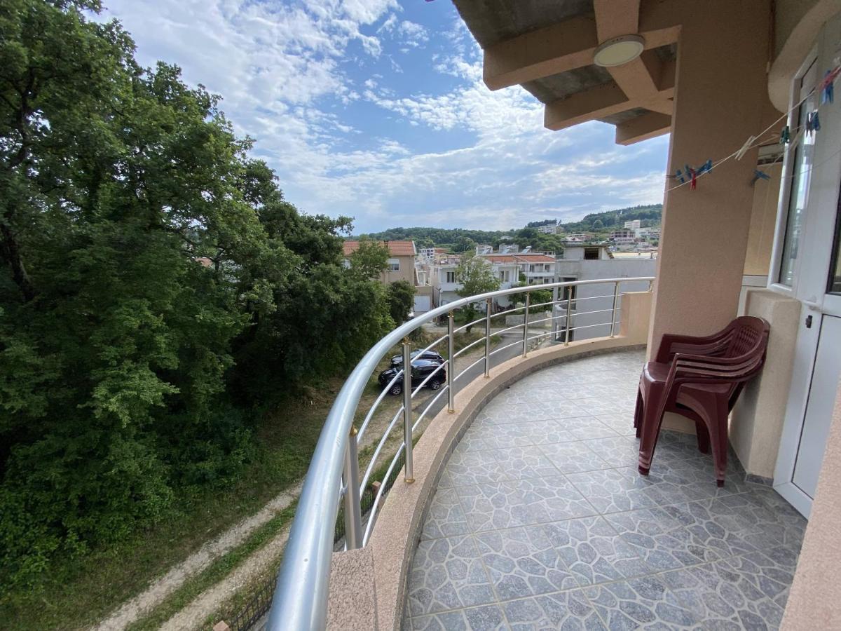 אולסינץ' Guest House Koliqi - Hotel & Apartments מראה חיצוני תמונה