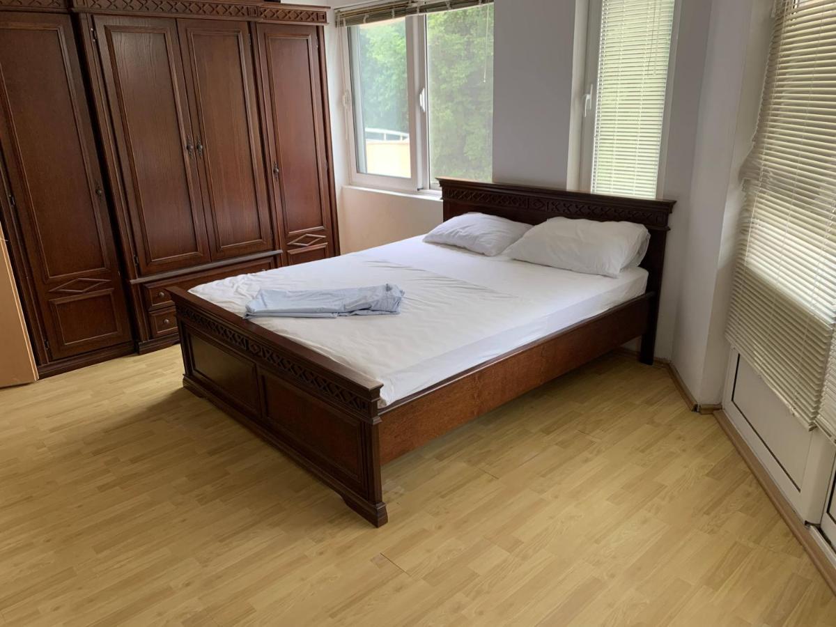 אולסינץ' Guest House Koliqi - Hotel & Apartments מראה חיצוני תמונה