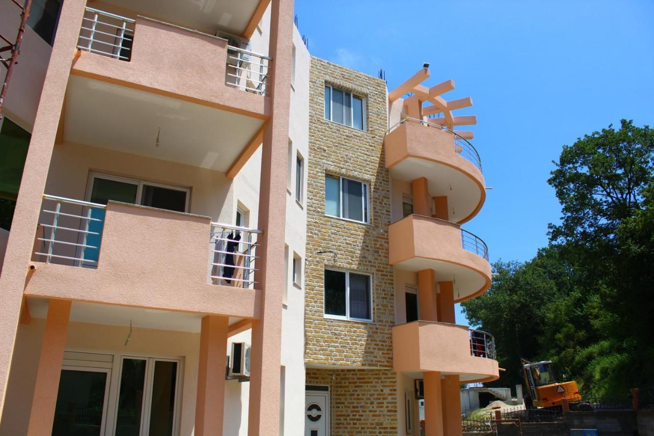 אולסינץ' Guest House Koliqi - Hotel & Apartments מראה חיצוני תמונה