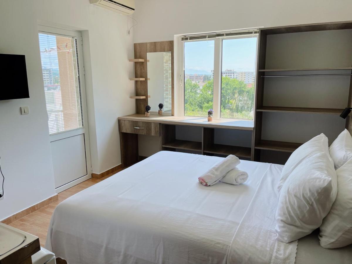 אולסינץ' Guest House Koliqi - Hotel & Apartments מראה חיצוני תמונה