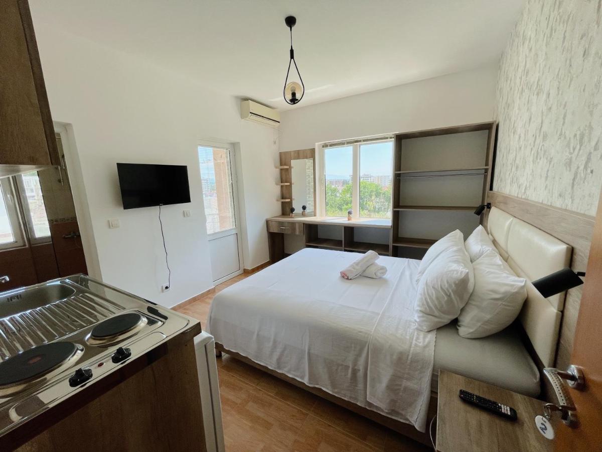 אולסינץ' Guest House Koliqi - Hotel & Apartments מראה חיצוני תמונה
