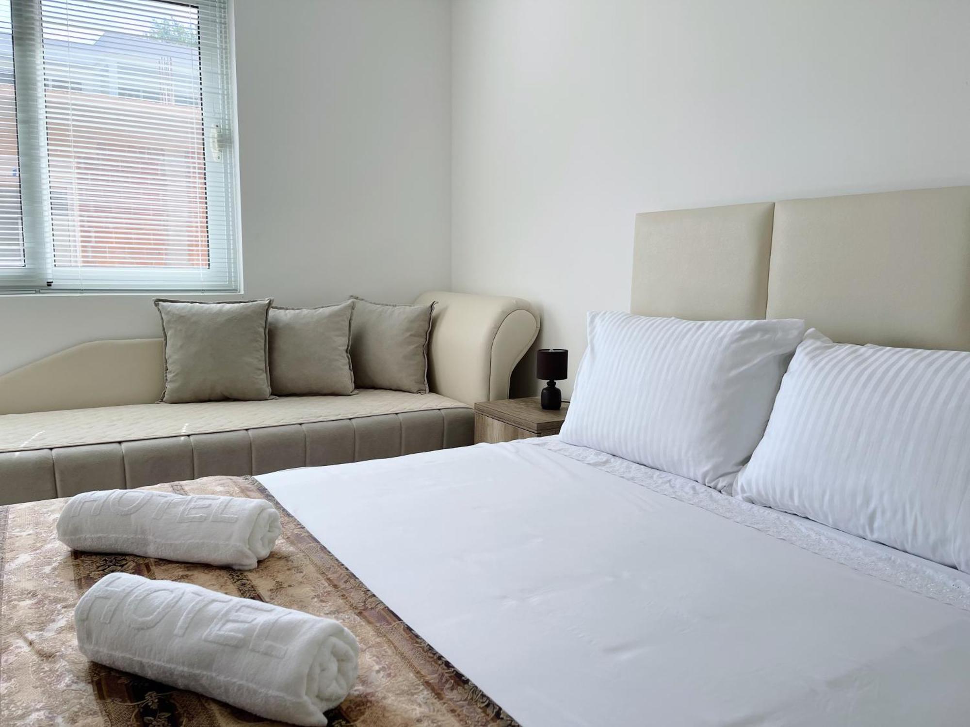 אולסינץ' Guest House Koliqi - Hotel & Apartments מראה חיצוני תמונה