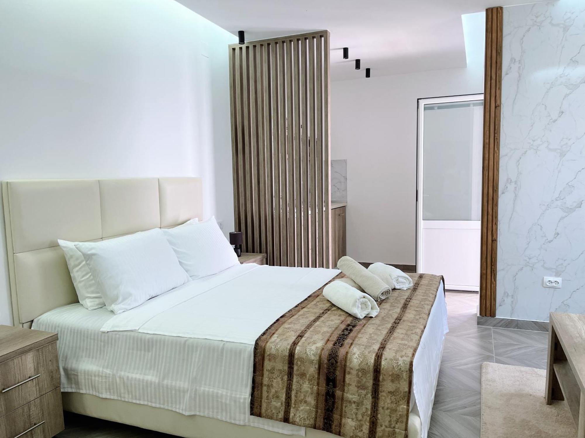 אולסינץ' Guest House Koliqi - Hotel & Apartments מראה חיצוני תמונה