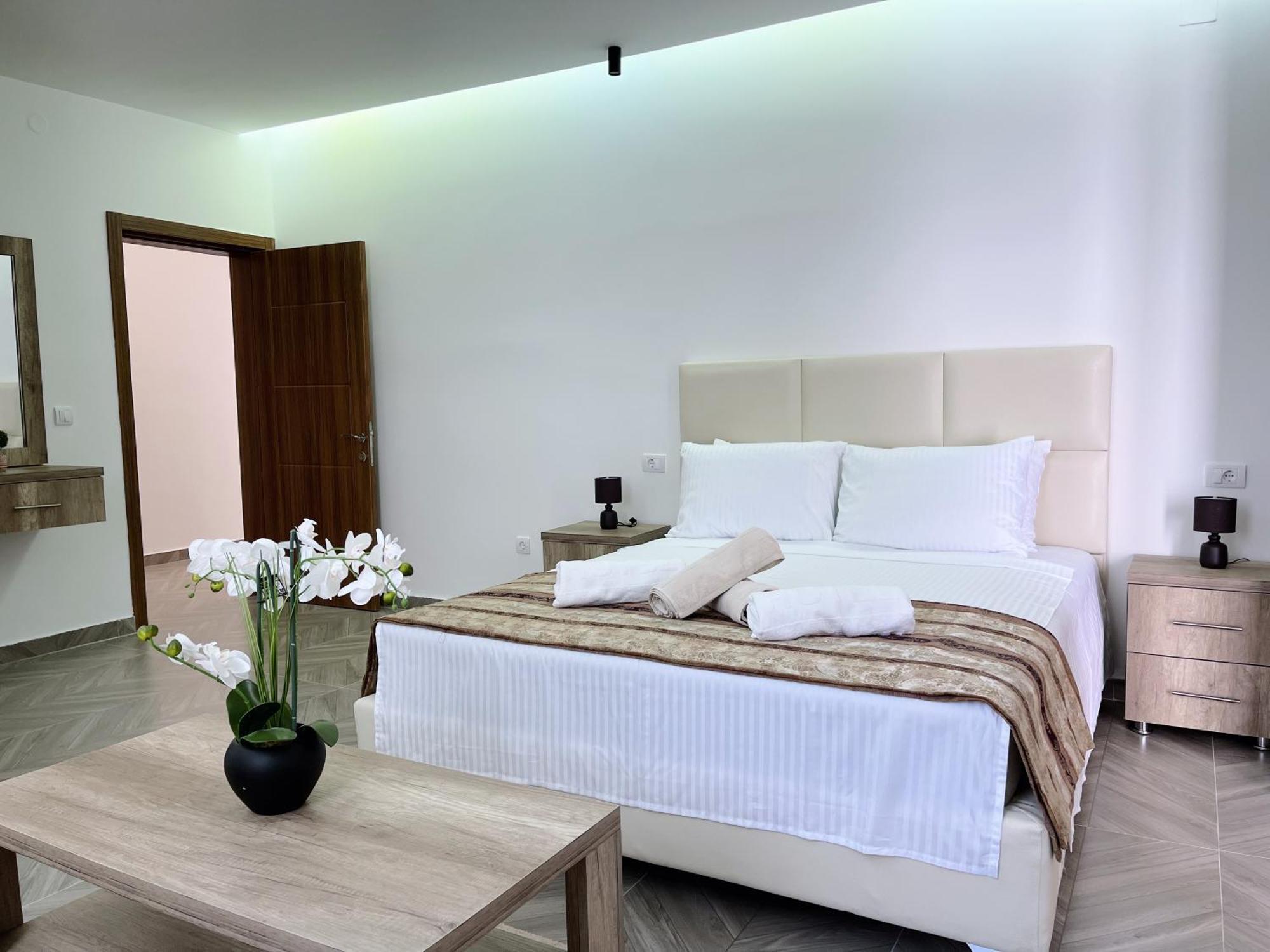 אולסינץ' Guest House Koliqi - Hotel & Apartments מראה חיצוני תמונה