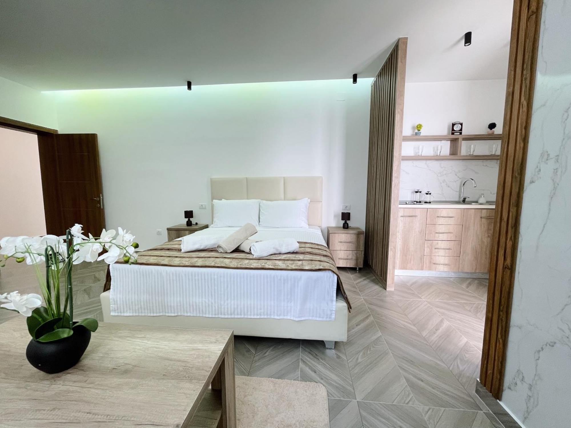 אולסינץ' Guest House Koliqi - Hotel & Apartments מראה חיצוני תמונה