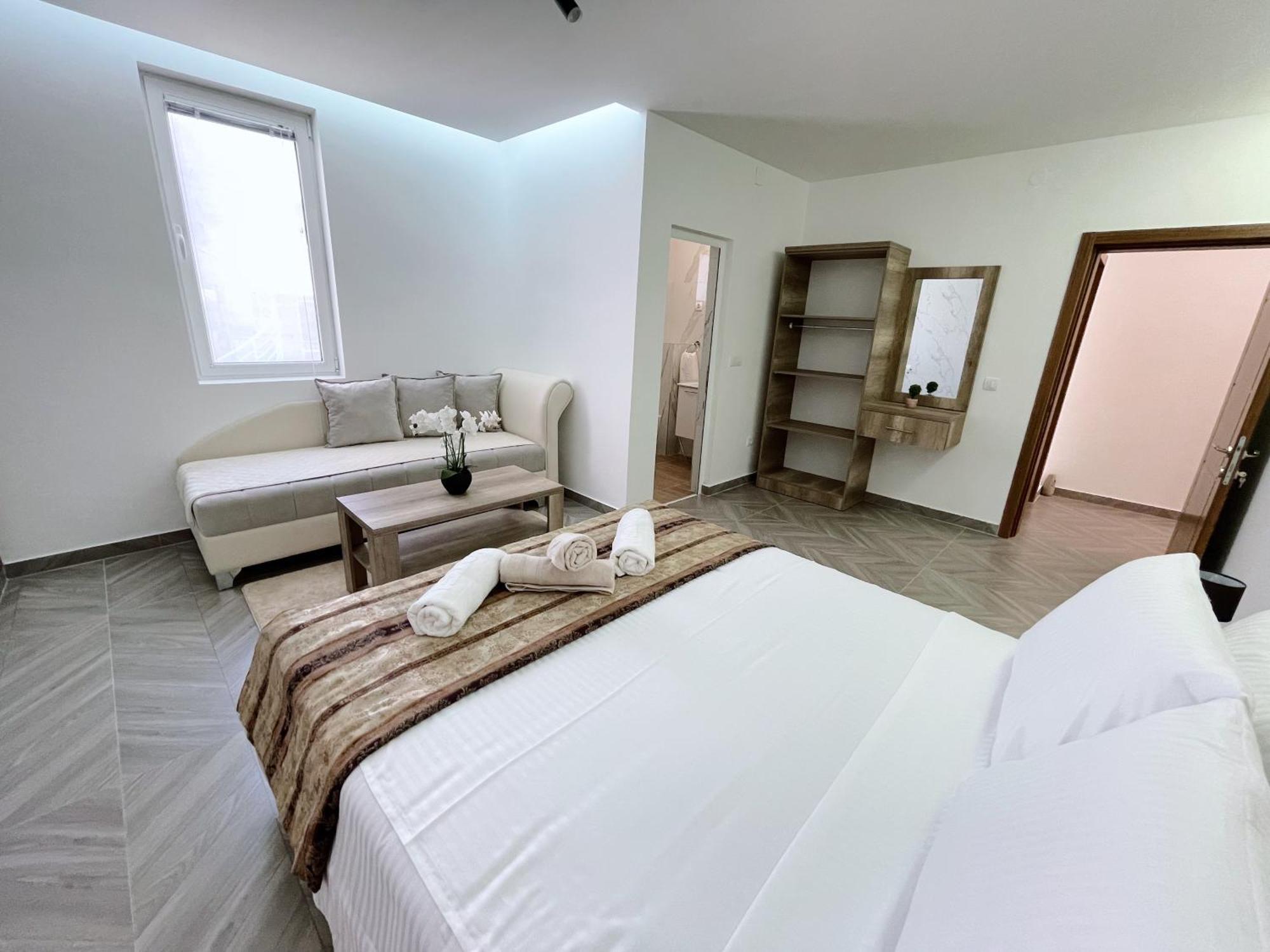 אולסינץ' Guest House Koliqi - Hotel & Apartments מראה חיצוני תמונה