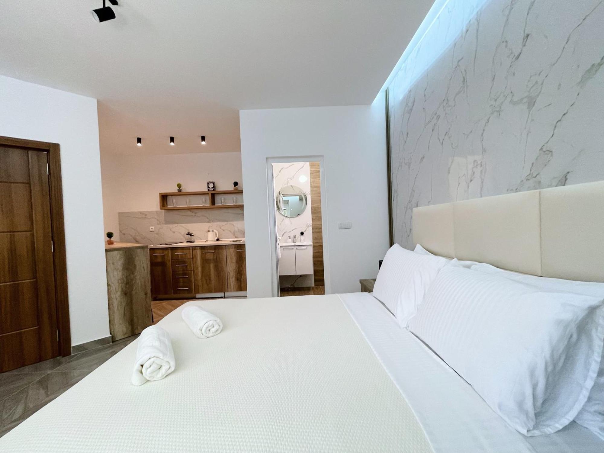 אולסינץ' Guest House Koliqi - Hotel & Apartments מראה חיצוני תמונה