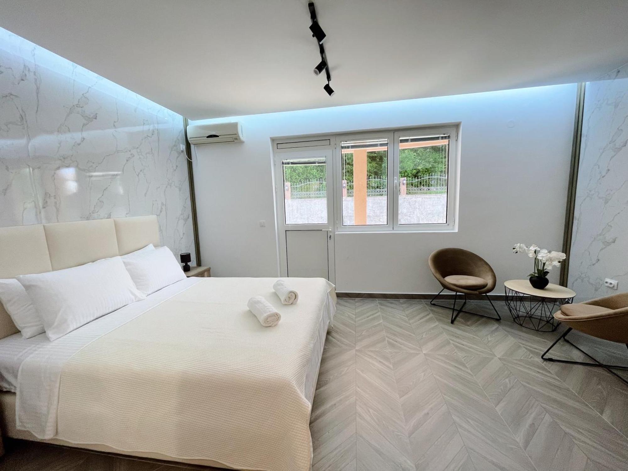 אולסינץ' Guest House Koliqi - Hotel & Apartments מראה חיצוני תמונה